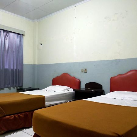 Hotel Nirwana Ternate Redpartner מראה חיצוני תמונה