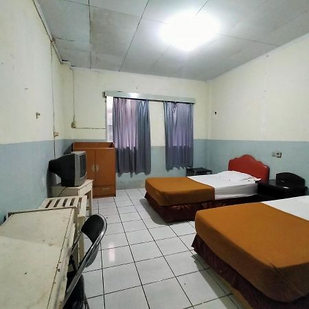 Hotel Nirwana Ternate Redpartner מראה חיצוני תמונה