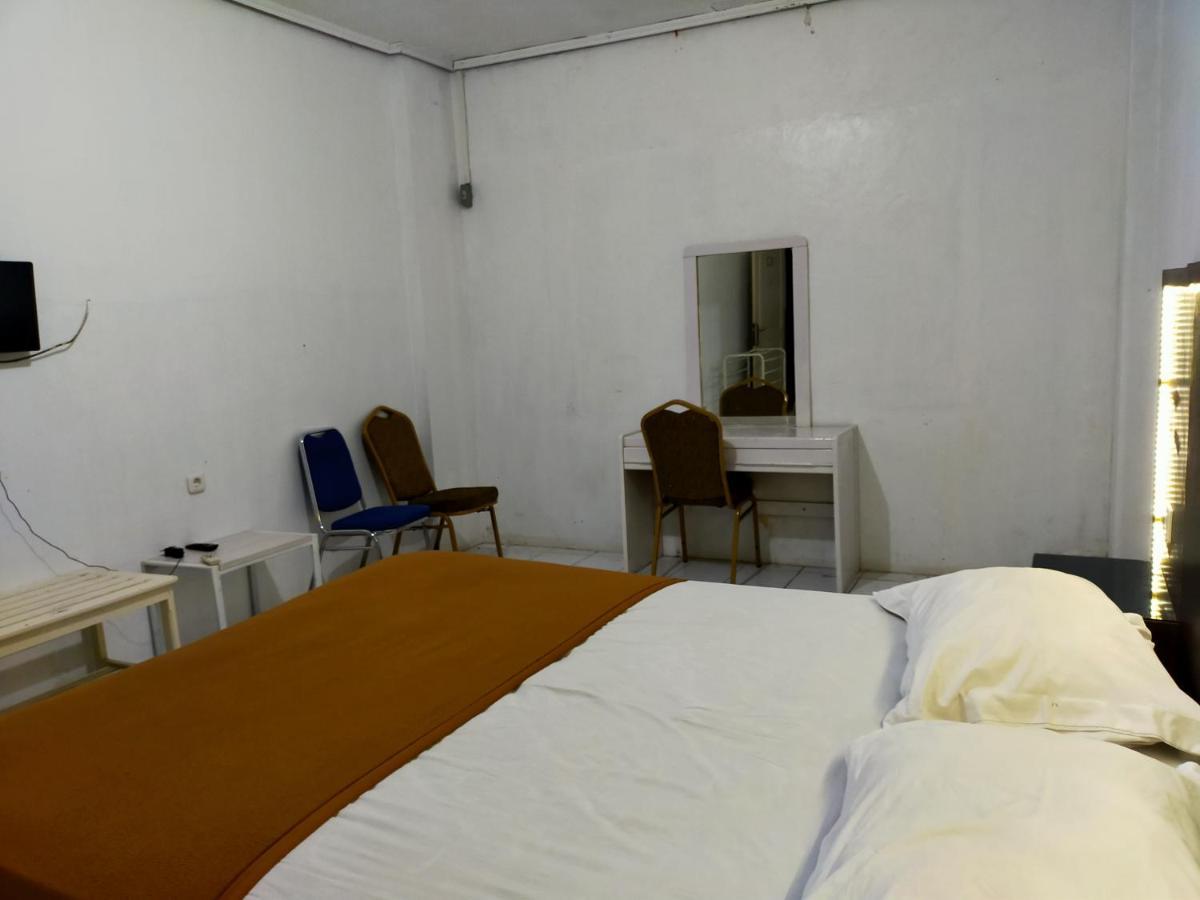 Hotel Nirwana Ternate Redpartner מראה חיצוני תמונה