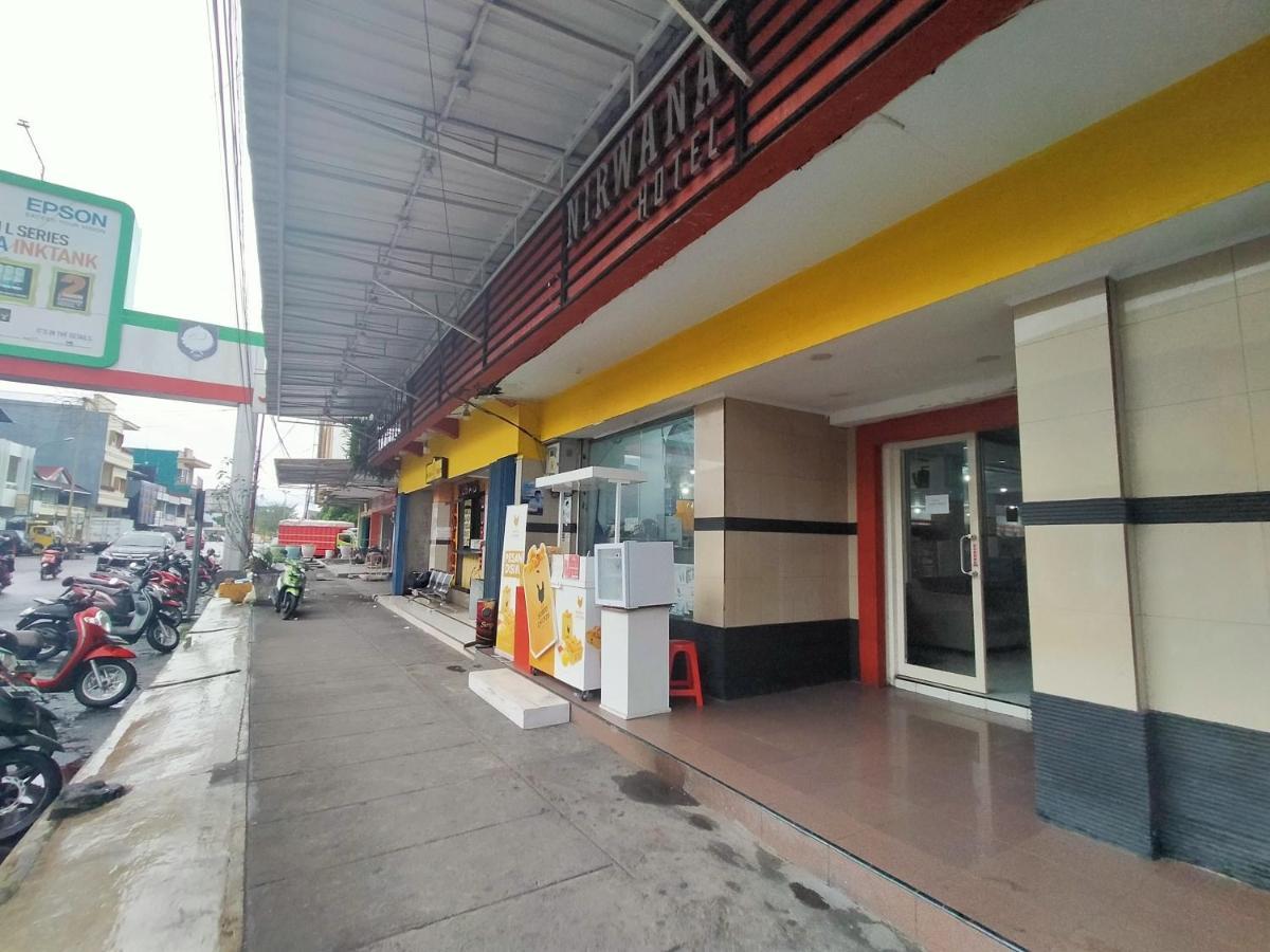 Hotel Nirwana Ternate Redpartner מראה חיצוני תמונה